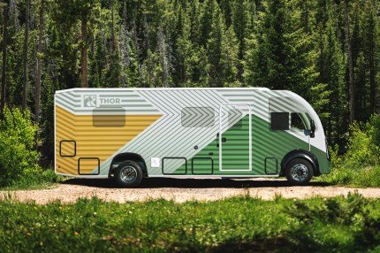 Le nouvel camping-car hybride de Thor et Harbinger vous permettra de passer plus de temps au camping